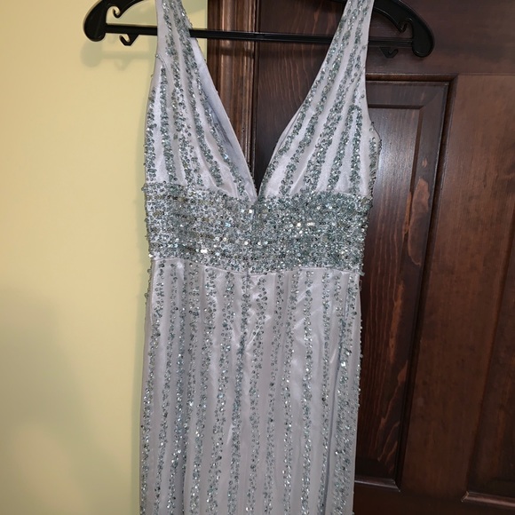 Formal dress. Purchased for $400. Size 4. - Picture 2 of 3